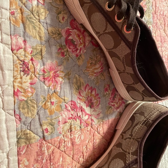 Coach Sneaker - Picture 4 of 5